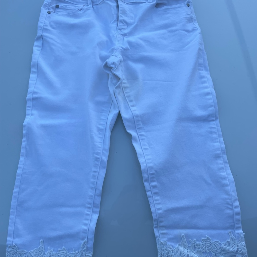 White women’s Simply Vera Wang pants